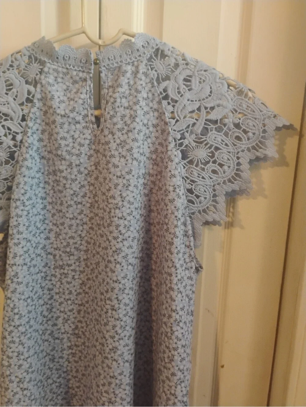 No Boundaries XXL Blue Floral Lace Sleeve Dress